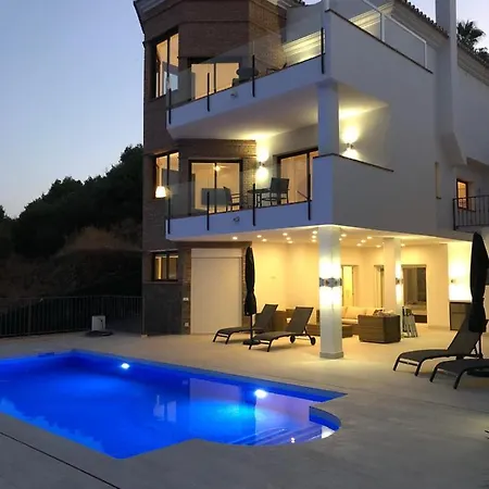 Villa Luxury For 12 People
